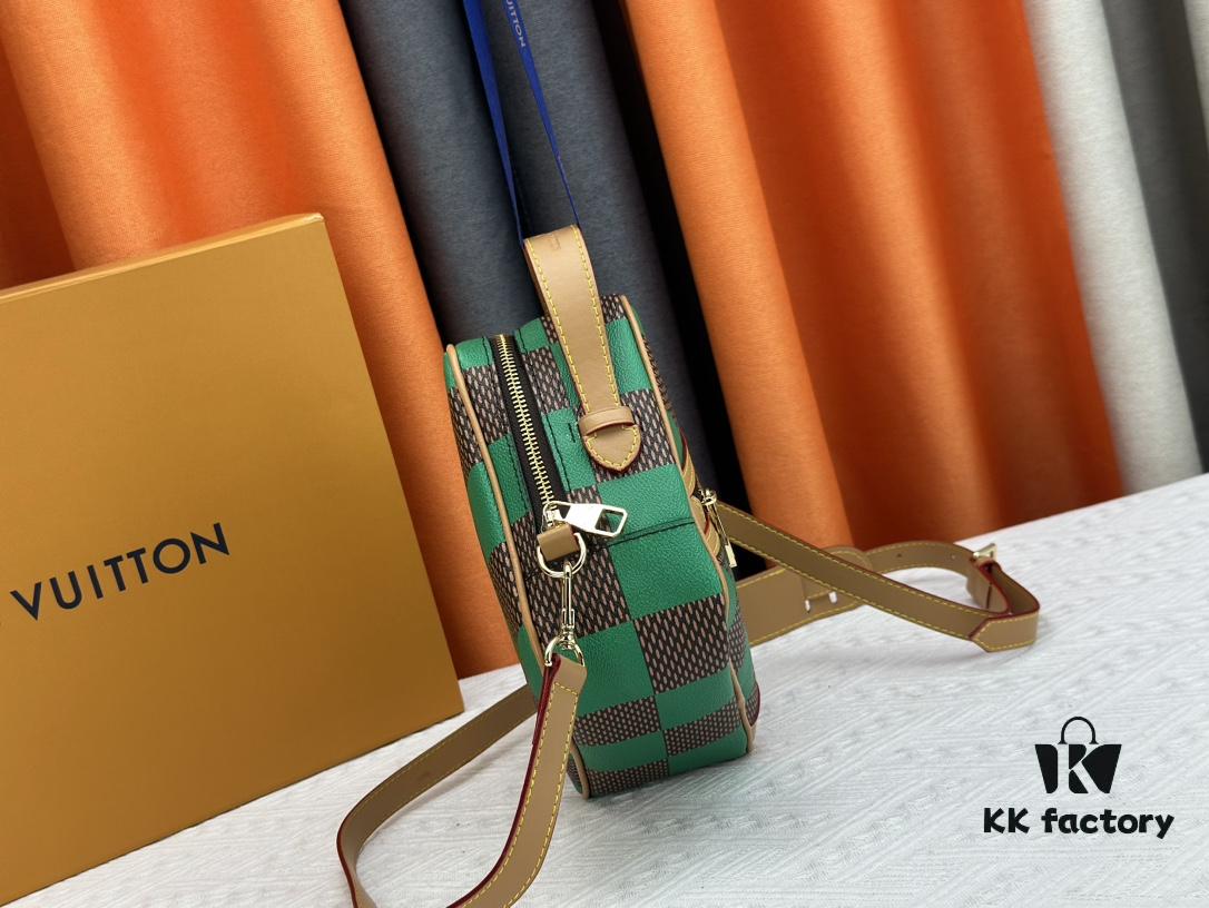 M40562 LV Square Bag Louis Vuitton 2024 Men's Spring-Summer Collection Campaign