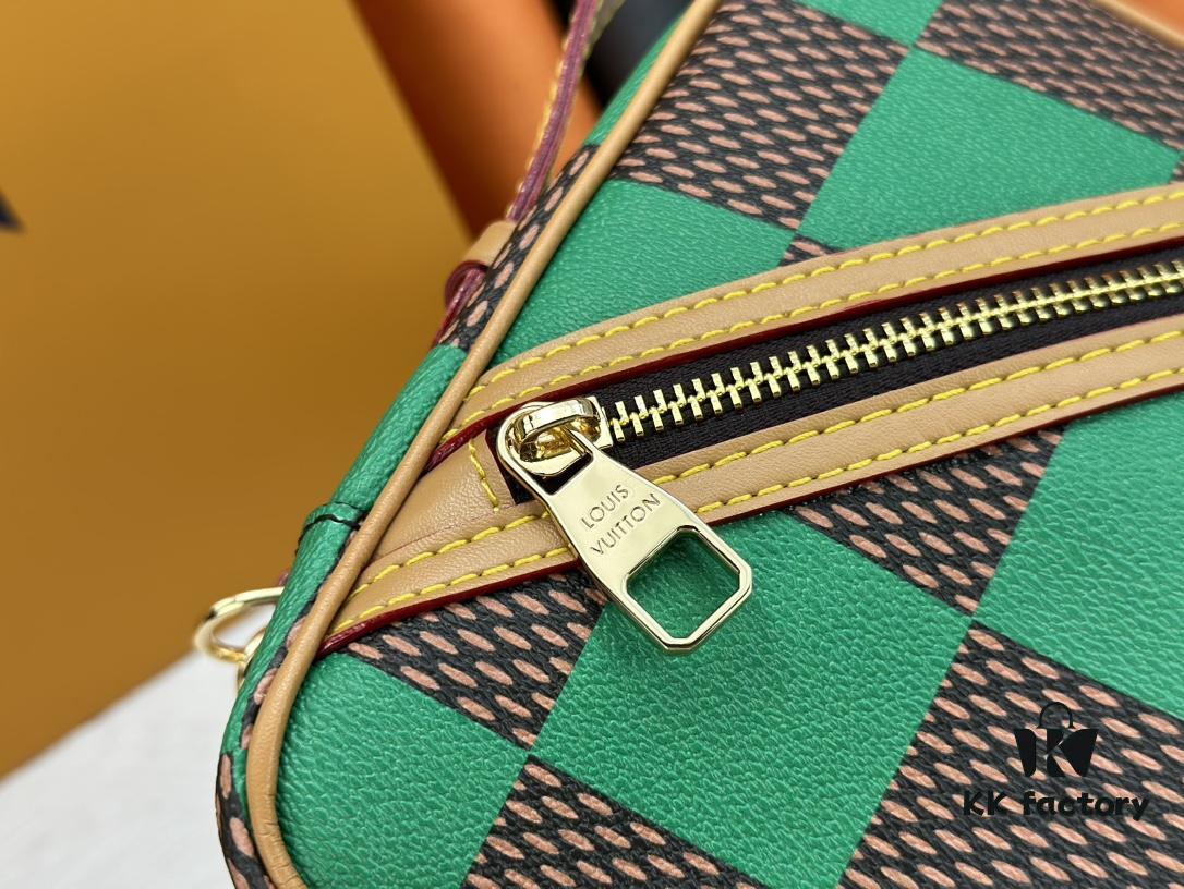 M40562 LV Square Bag Louis Vuitton 2024 Men's Spring-Summer Collection Campaign