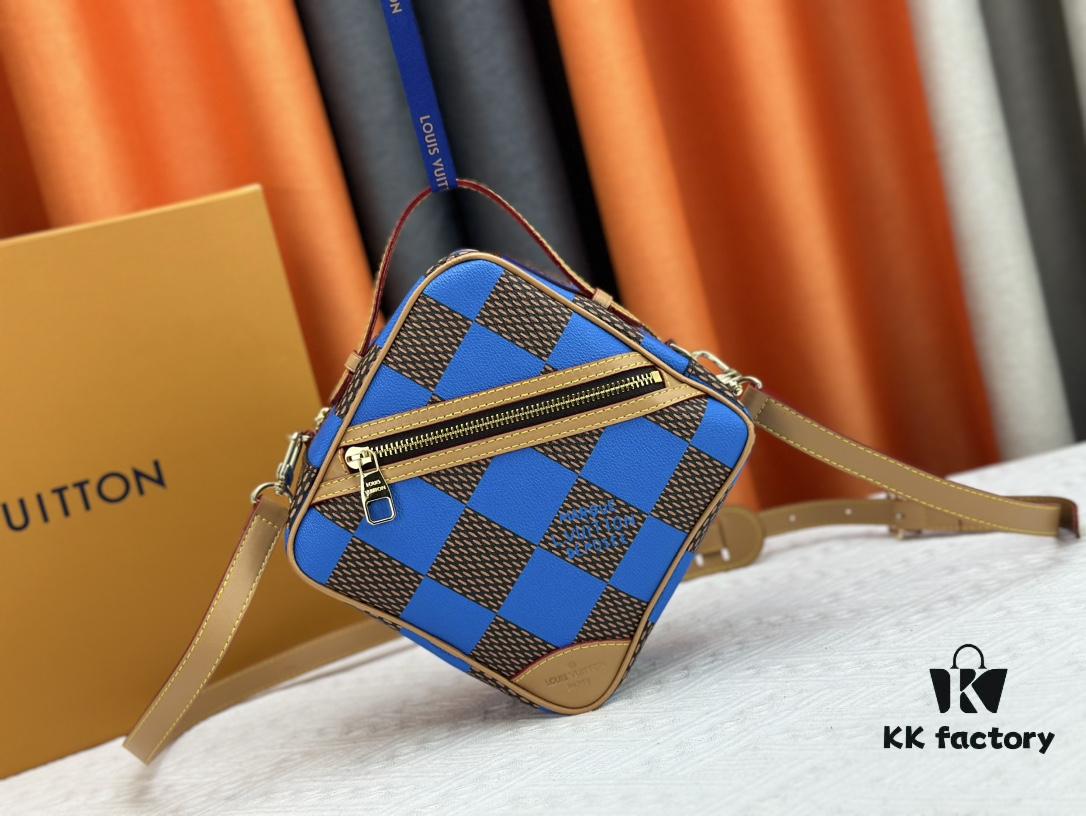 M40562 LV Square Bag Louis Vuitton 2024 Men's Spring-Summer Collection Campaign