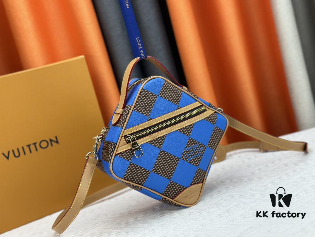 M40562 LV Square Bag Louis Vuitton 2024 Men's Spring-Summer Collection Campaign
