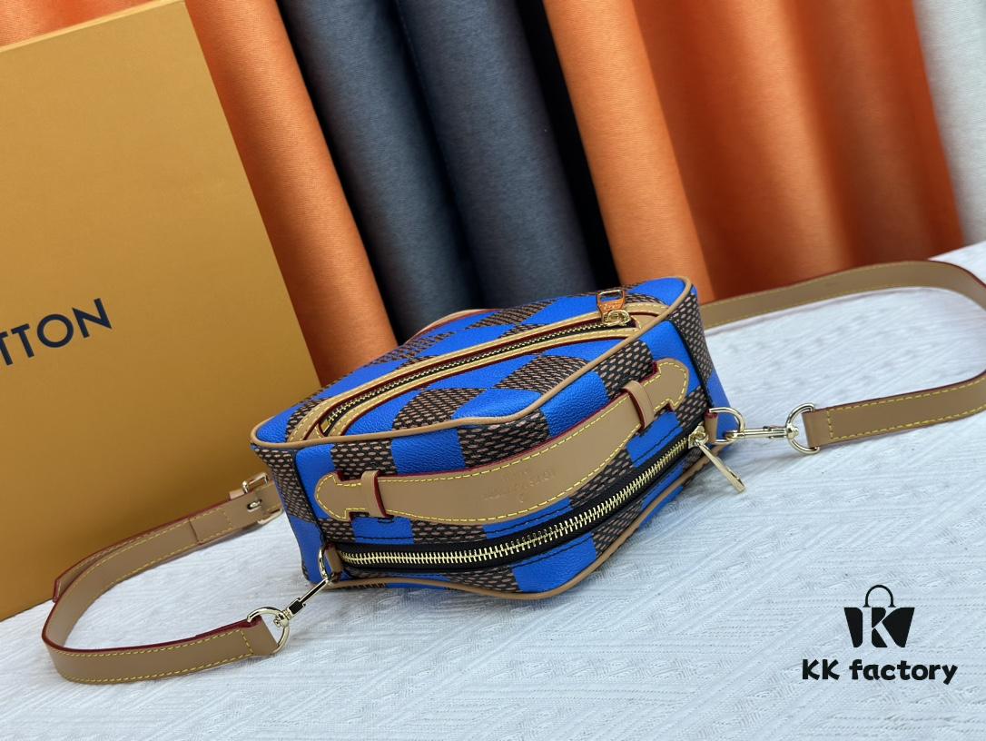 M40562 LV Square Bag Louis Vuitton 2024 Men's Spring-Summer Collection Campaign