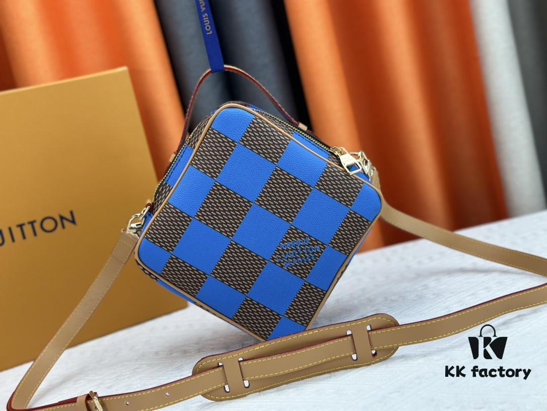 M40562 LV Square Bag Louis Vuitton 2024 Men's Spring-Summer Collection Campaign