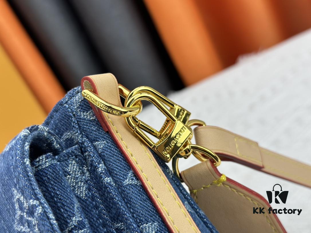 Vibe Handbag – Original Design, Full Steel Hardware, Inspired by the 2003 Viva-cité Bag