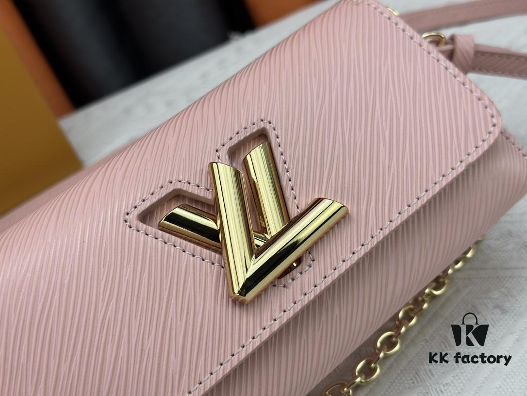 Authentic Quality [Rose] Model No. 50397/24566/24548/24550/24549 This Twist West handbag features an elongated silhouette, reinterpreting the classic design with a contemporary coolness for the new season. Dyed in modern hues, the Epi leather highlights the bag’s sophisticated character, while the iconic LV Twist lock emphasizes brand identity. Equipped with a detachable strap and chain, it offers versatile ways to carry daily essentials.