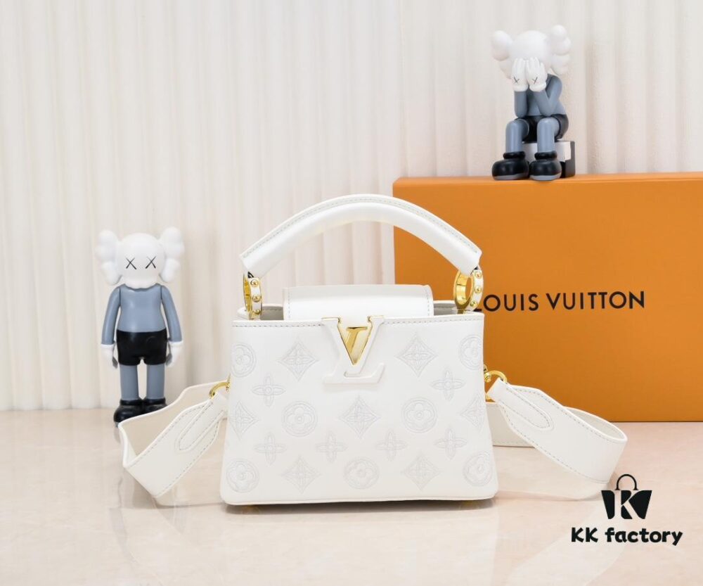 Upgraded M20741 Burberry Stitch Embroidered Gold Button