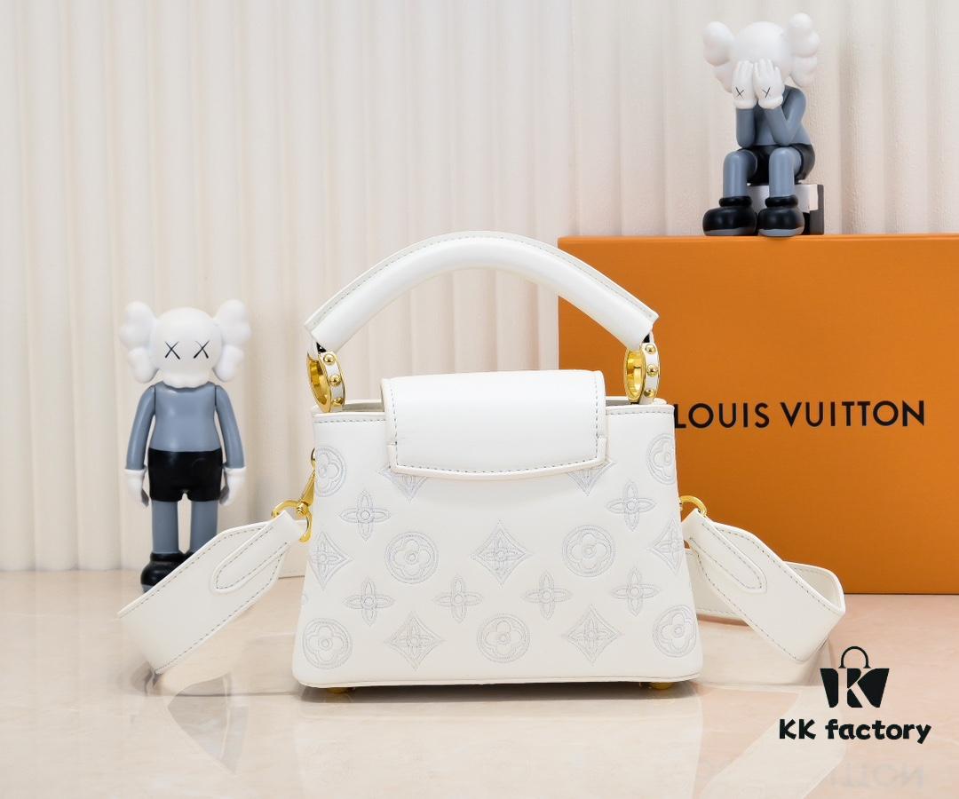 Upgraded M20741 Burberry Stitch Embroidered Gold Button