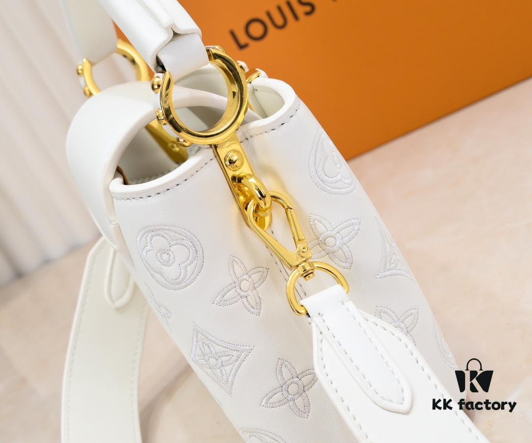 Upgraded M20741 Burberry Stitch Embroidered Gold Button