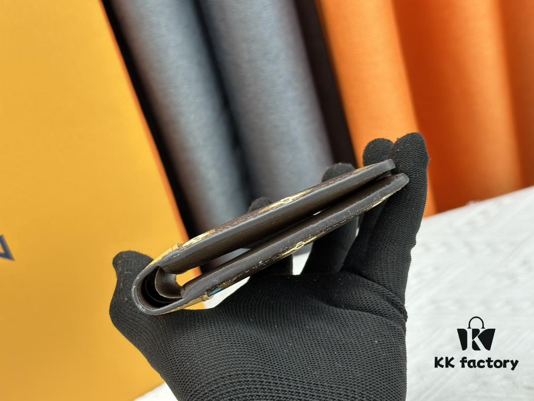 M83334 Coffee-Colored Short Wallet