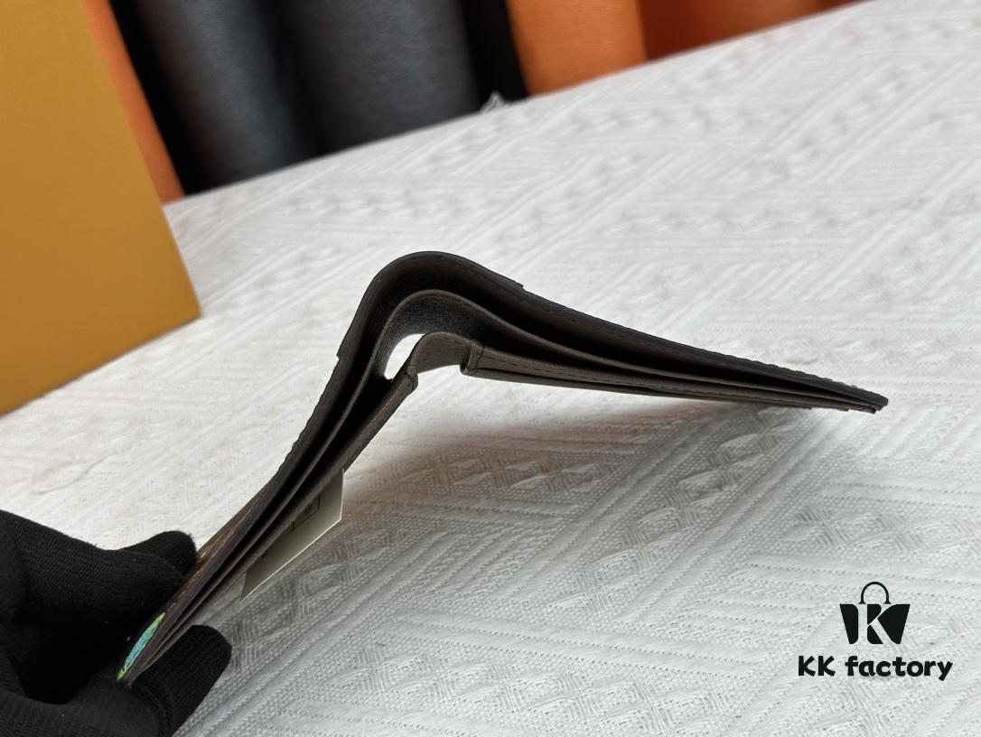 M83334 Coffee-Colored Short Wallet