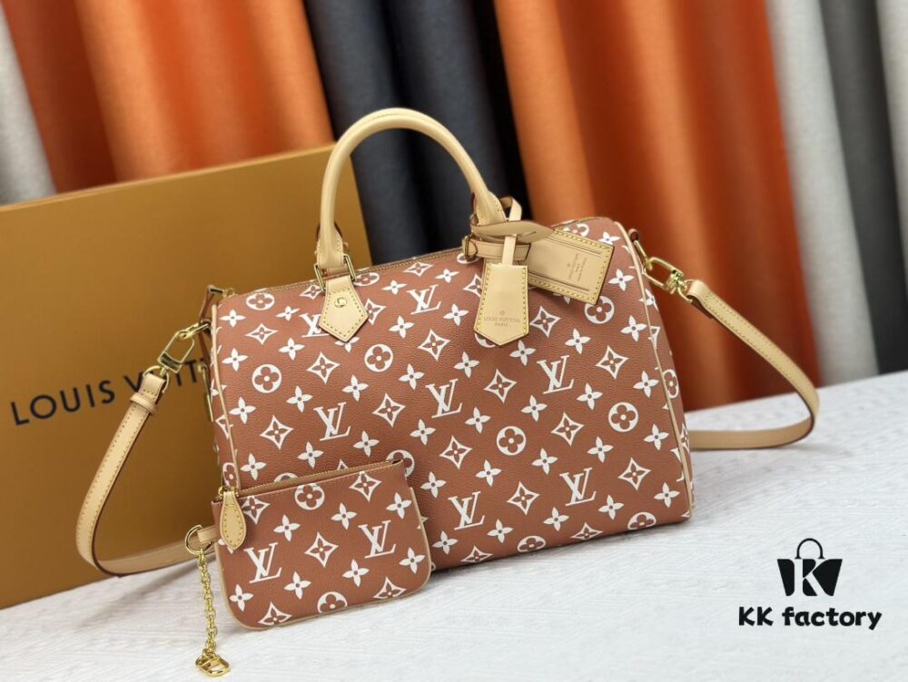 New LV 2024 Spring/Summer Non-Dong Design Speedy Safety Lock, Polished Heavy Carving, Hardware Luggage Tag, Key Fob with Dove Engraving, Italian Imported Color-Changing Calfskin Trim, Adjustable Shoulder Strap Lock