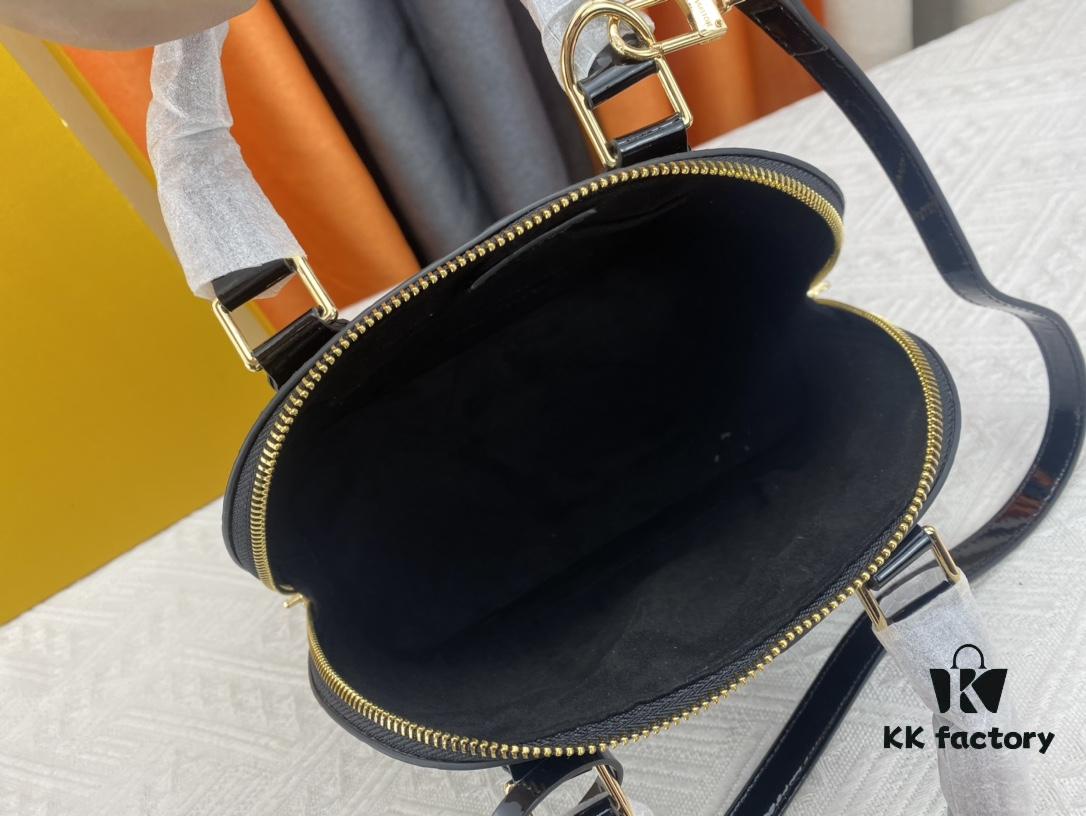 Authentic Exclusive Real Shot Background! M54395, M54785, 54786 This avant-garde and modern Tote Miroir Shell Bag crafted from smooth patent calf leather. Featuring an oversized LV monogram, bold silhouette lines, unique design details, and equipped with a detachable new-style shoulder strap! Size: Large 32.0×25.0×16.0cm, Small 25×17.5×11.5cm