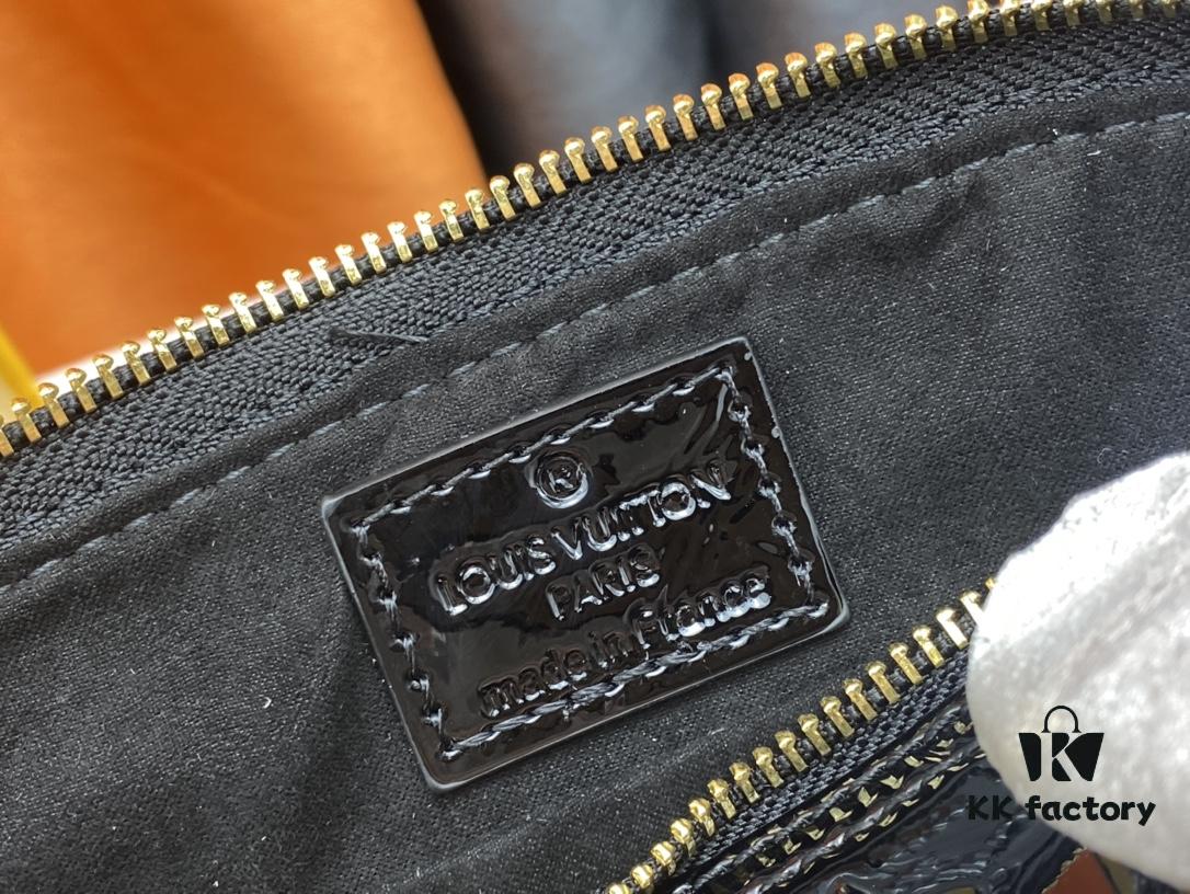 Authentic Exclusive Real Shot Background! M54395, M54785, 54786 This avant-garde and modern Tote Miroir Shell Bag crafted from smooth patent calf leather. Featuring an oversized LV monogram, bold silhouette lines, unique design details, and equipped with a detachable new-style shoulder strap! Size: Large 32.0×25.0×16.0cm, Small 25×17.5×11.5cm