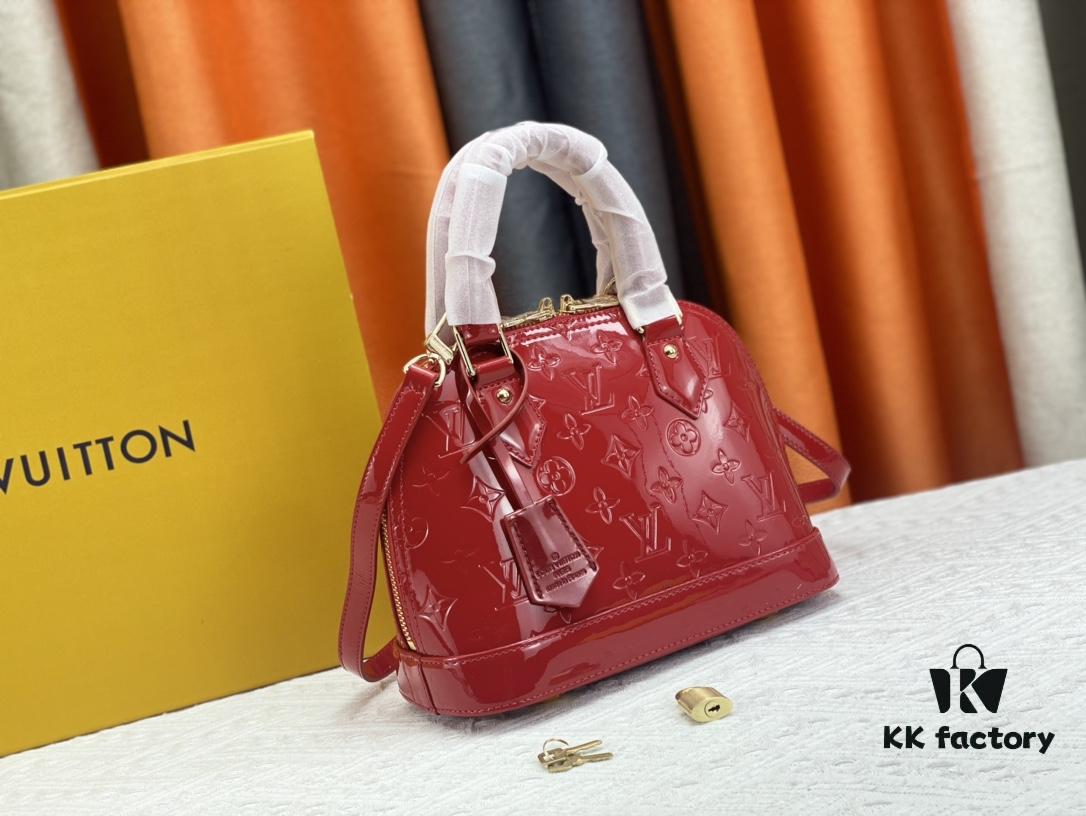 Authentic Exclusive Real Photo Background! M54395, M54785, 54786 This avant-garde and modern Tote Miroir shell bag crafted from smooth patent calf leather. Featuring an oversized LV monogram, bold silhouette lines, unique design pairing, and equipped with a detachable new-style shoulder strap! Size: Large 32.0×25.0×16.0cm, Small 25×17.5×11.5cm