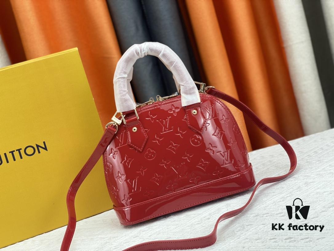 Authentic Exclusive Real Photo Background! M54395, M54785, 54786 This avant-garde and modern Tote Miroir shell bag crafted from smooth patent calf leather. Featuring an oversized LV monogram, bold silhouette lines, unique design pairing, and equipped with a detachable new-style shoulder strap! Size: Large 32.0×25.0×16.0cm, Small 25×17.5×11.5cm