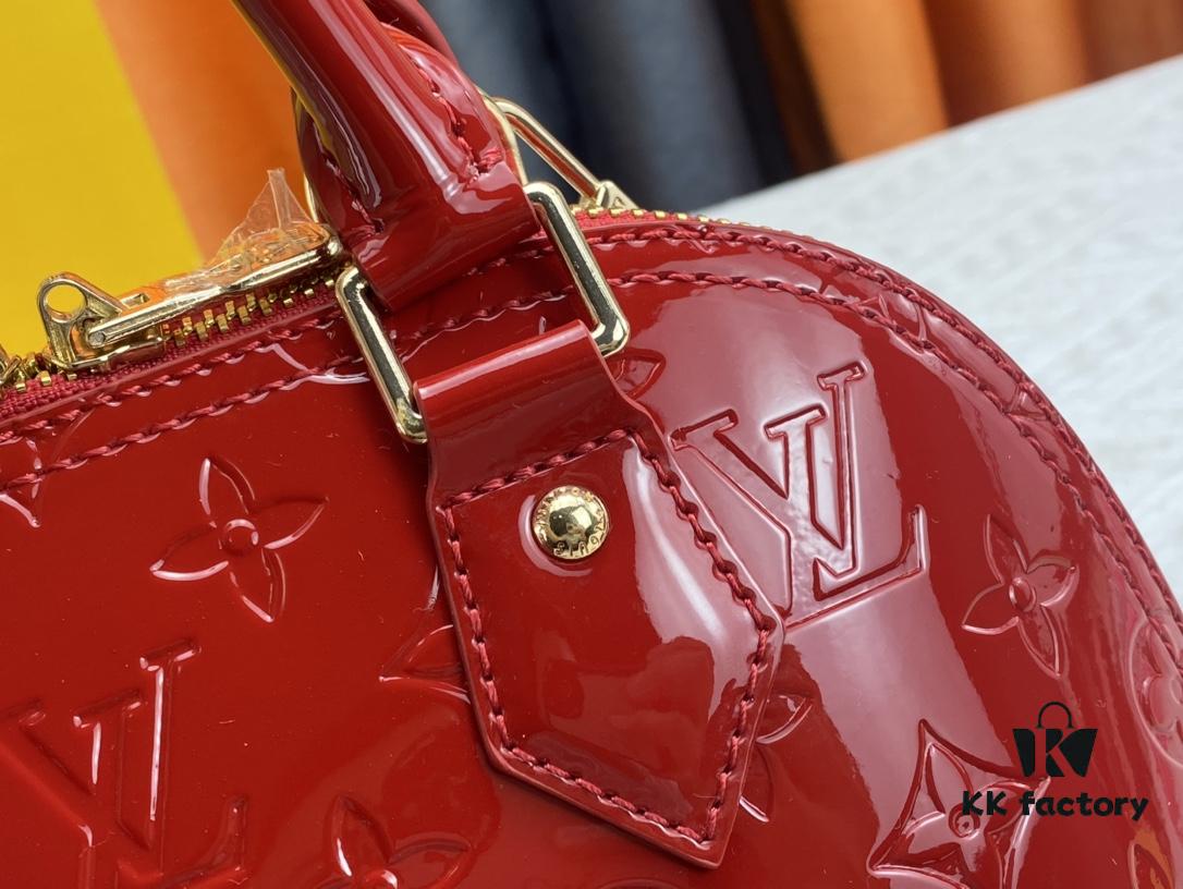 Authentic Exclusive Real Photo Background! M54395, M54785, 54786 This avant-garde and modern Tote Miroir shell bag crafted from smooth patent calf leather. Featuring an oversized LV monogram, bold silhouette lines, unique design pairing, and equipped with a detachable new-style shoulder strap! Size: Large 32.0×25.0×16.0cm, Small 25×17.5×11.5cm