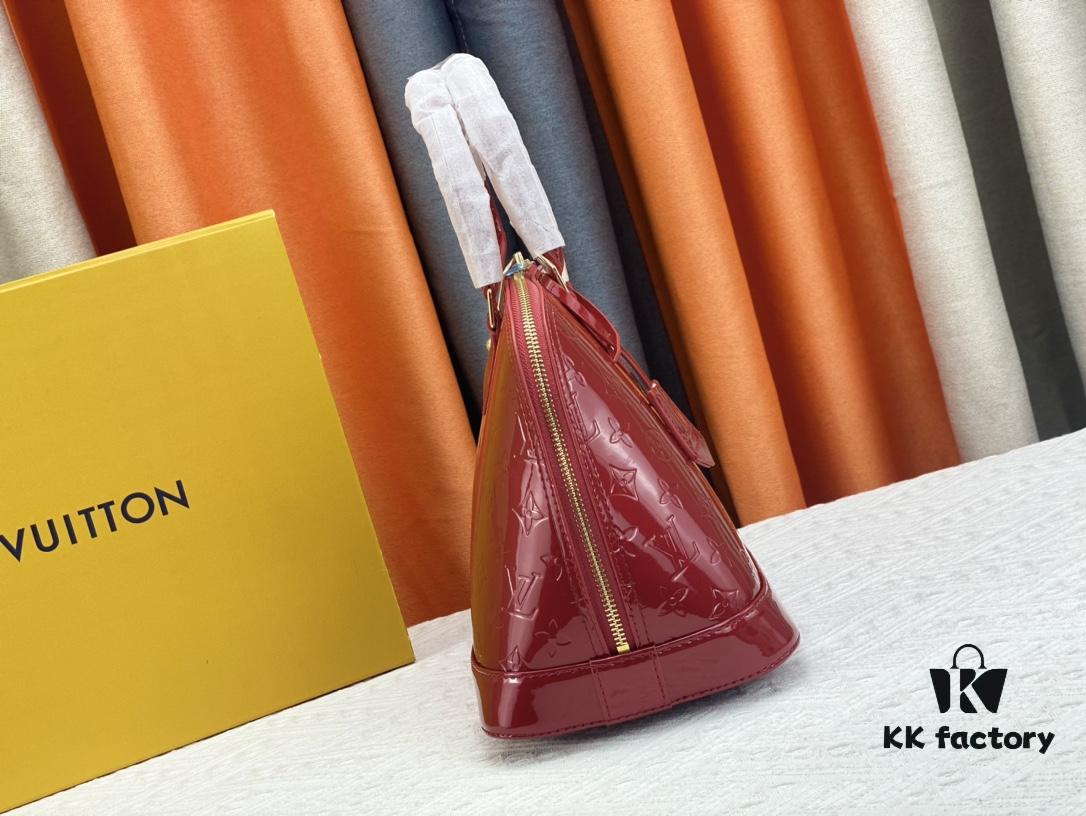 Authentic Exclusive Real-Photo Background! M54395, M54785, 54786 This avant-garde and modern Tote Miroir Clutch made from smooth patent calf leather. Large LV letter print, bold silhouette lines, unique design pairing, comes with a detachable new-style shoulder strap!