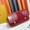 Authentic Exclusive Real-Photo Background! M54395, M54785, 54786 This avant-garde and modern Tote Miroir Clutch made from smooth patent calf leather. Large LV letter print, bold silhouette lines, unique design pairing, comes with a detachable new-style shoulder strap!