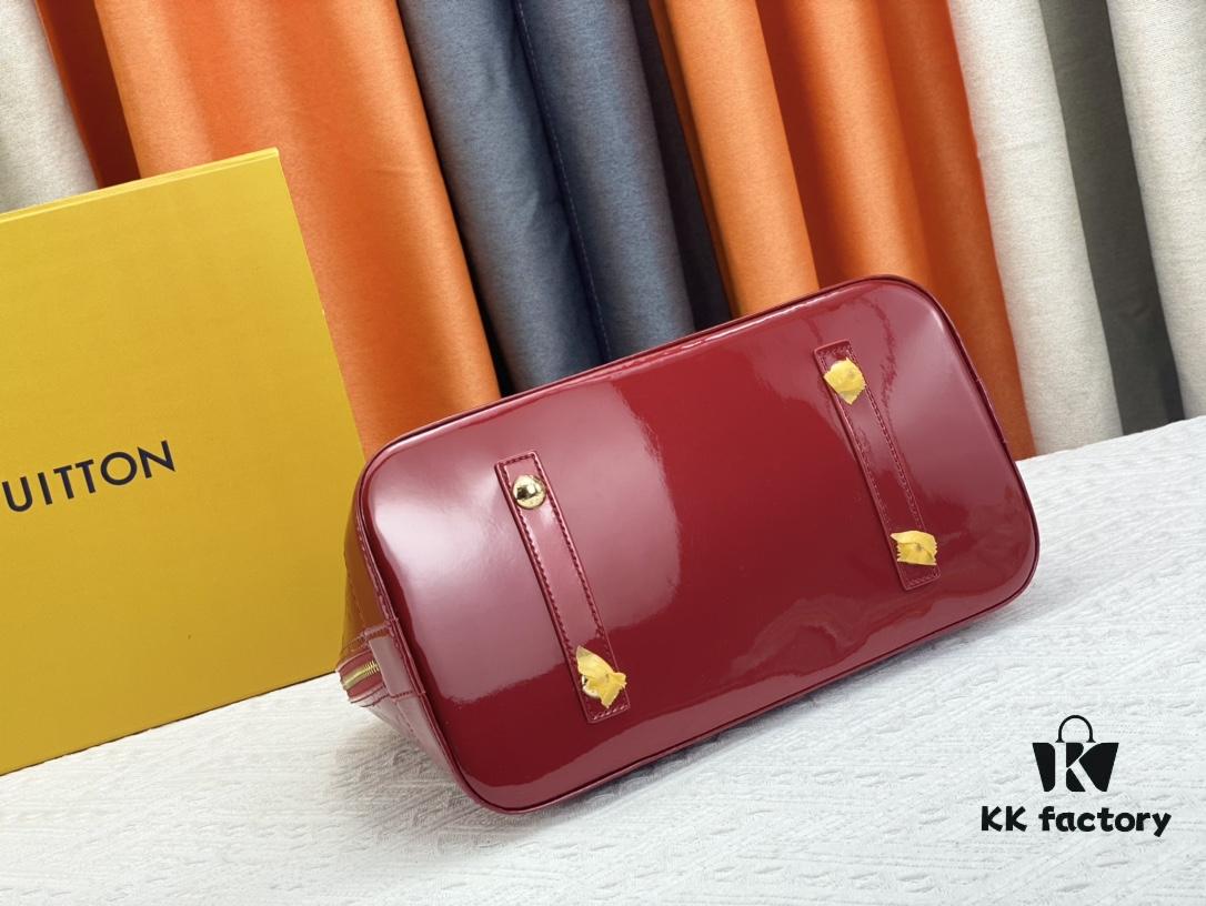 Authentic Exclusive Real-Photo Background! M54395, M54785, 54786 This avant-garde and modern Tote Miroir Clutch made from smooth patent calf leather. Large LV letter print, bold silhouette lines, unique design pairing, comes with a detachable new-style shoulder strap!