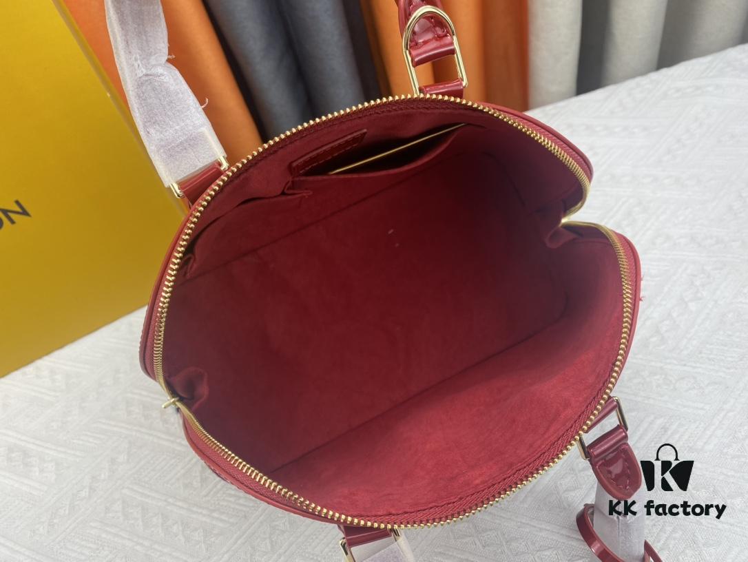 Authentic Exclusive Real-Photo Background! M54395, M54785, 54786 This avant-garde and modern Tote Miroir Clutch made from smooth patent calf leather. Large LV letter print, bold silhouette lines, unique design pairing, comes with a detachable new-style shoulder strap!