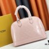 Authentic Exclusive Photo Background! M54395, M54785, 54786 This avant-garde and modern Tote Miroir Clutch made from smooth patent calf leather. 💁🏻 Oversized LV letter print, bold silhouette lines, unique design pairing, features a detachable new-style shoulder strap!