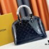 Authentic Exclusive Real-Shot Background! M54395, M54785, 54786 This avant-garde and modern Tote Miroir Clutch made from smooth patent calf leather. Featuring an oversized LV monogram, bold silhouette lines, and a distinctive design paired with a detachable new-style shoulder strap!