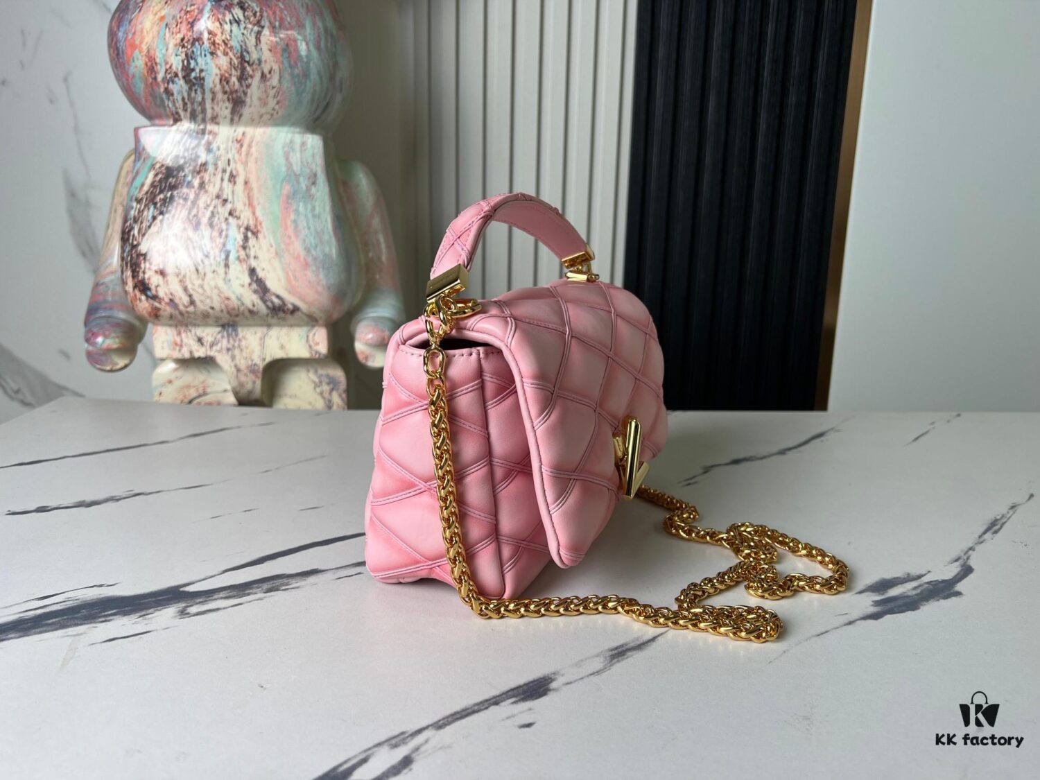 Top-tier Original Order, Exclusive Real-shot M24465 M22891 Pink Full Leather Quilted Chain Bag Series GO-14 Teist Medium Handbag M22890