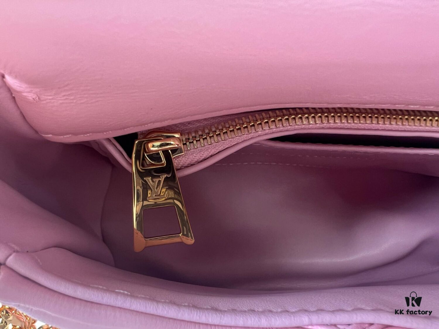 Top-tier Original Order, Exclusive Real-shot M24465 M22891 Pink Full Leather Quilted Chain Bag Series GO-14 Teist Medium Handbag M22890