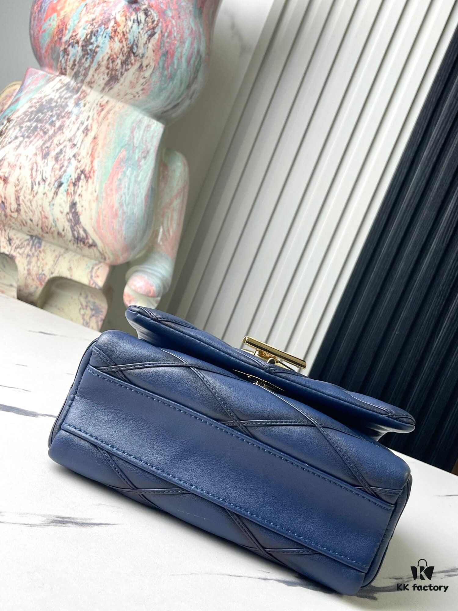 693087216e68136f4d9a86a4 Top Quality Original Order Exclusive Real Shot M23682 M22891 Dark Blue Full Leather Quilted Chain Bag Series GO-14 Teist Medium Handbag M22890