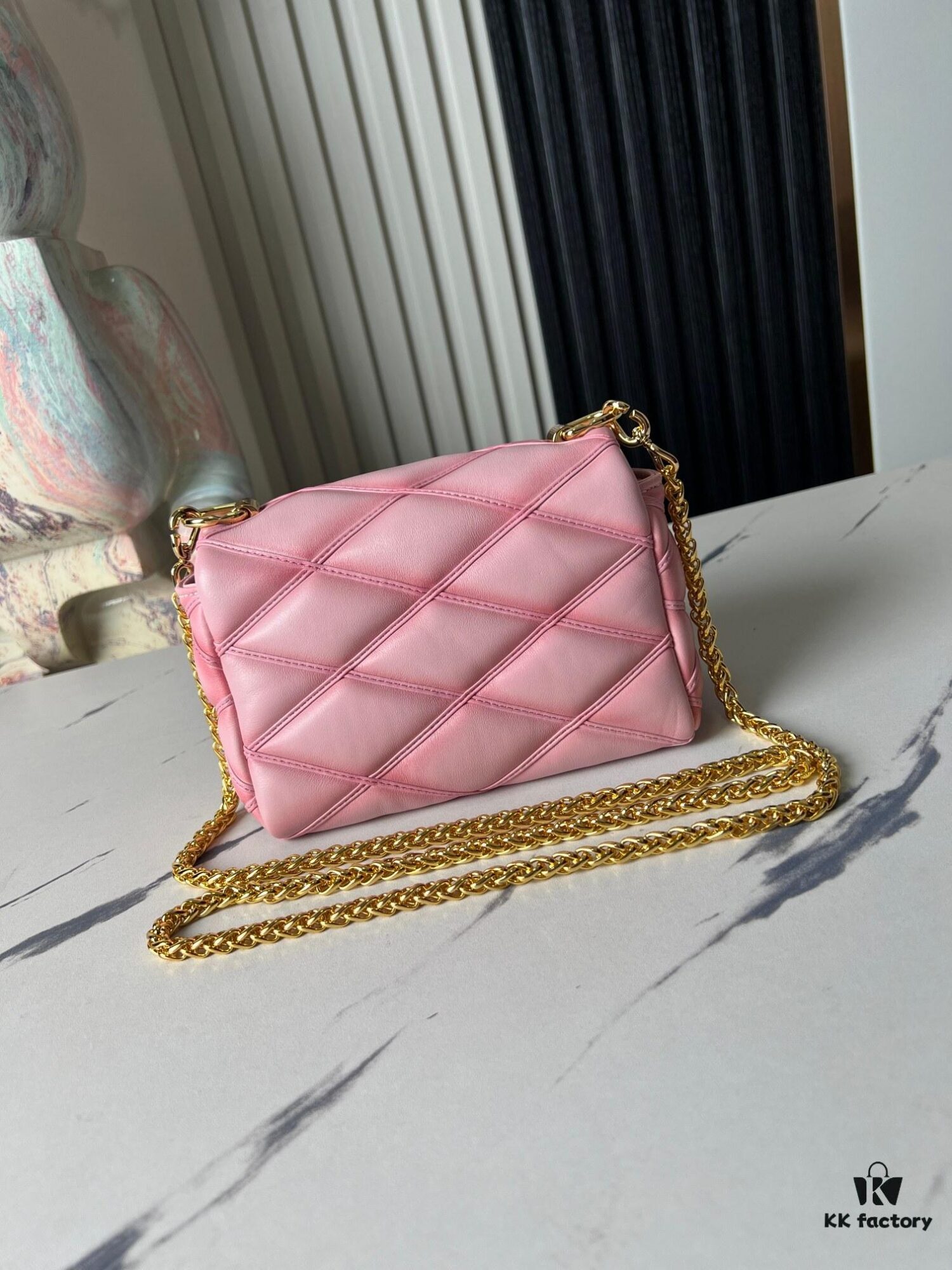 M23625 Pink Full-Leather Chain Bag Series PICO GO-14 Handbag