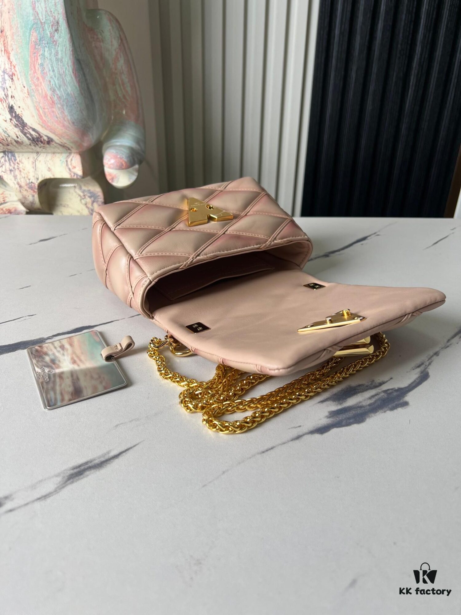 Pico GO-14 Handbag in M82752 Beige and M23625 Full-Leather Chain Series