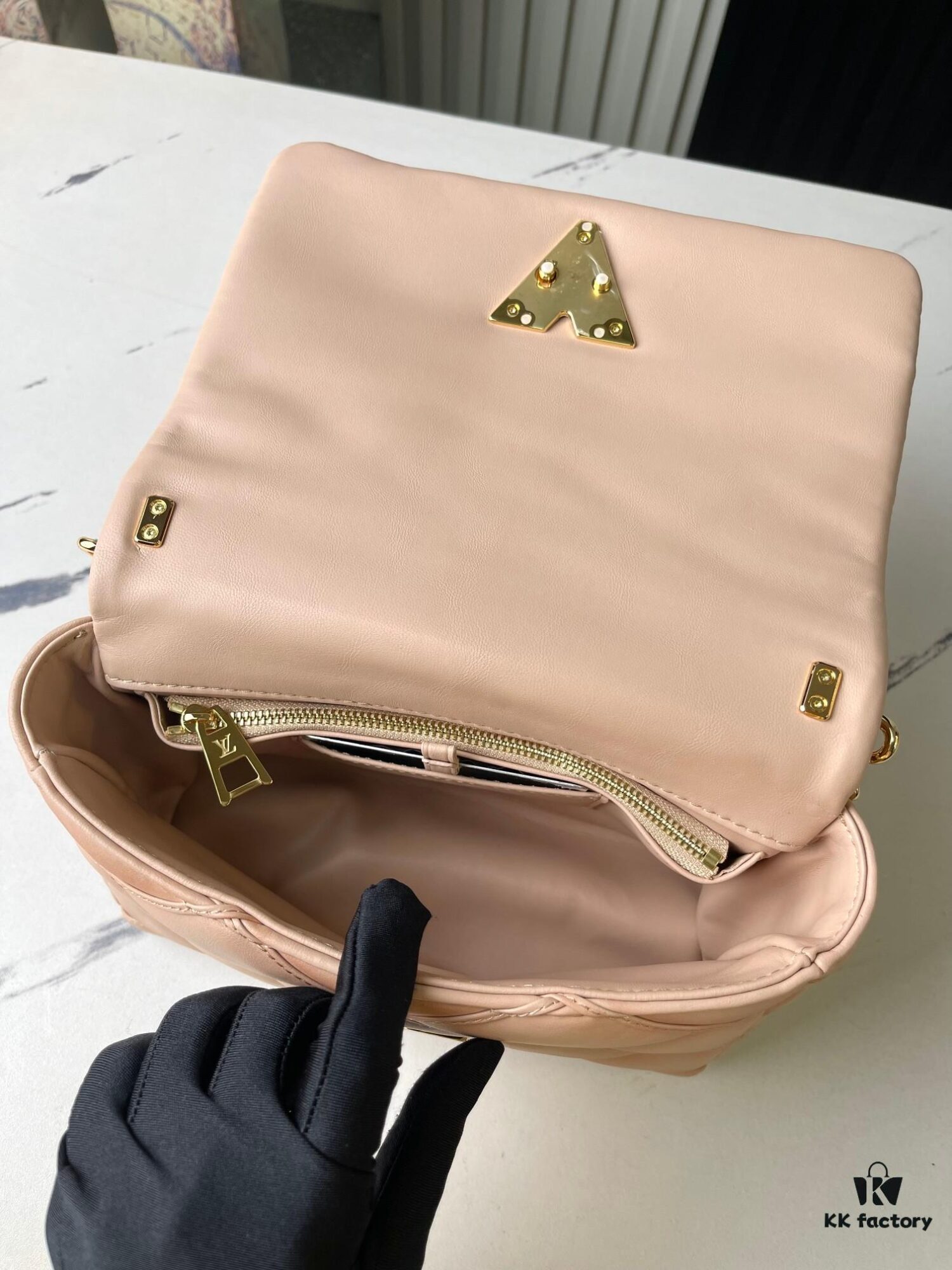 Top-Quality Original Order Exclusive Real Shot M24465 M22891 Beige Full Leather Quilted Chain Bag Series GO-14 Teist Medium Handbag M22890