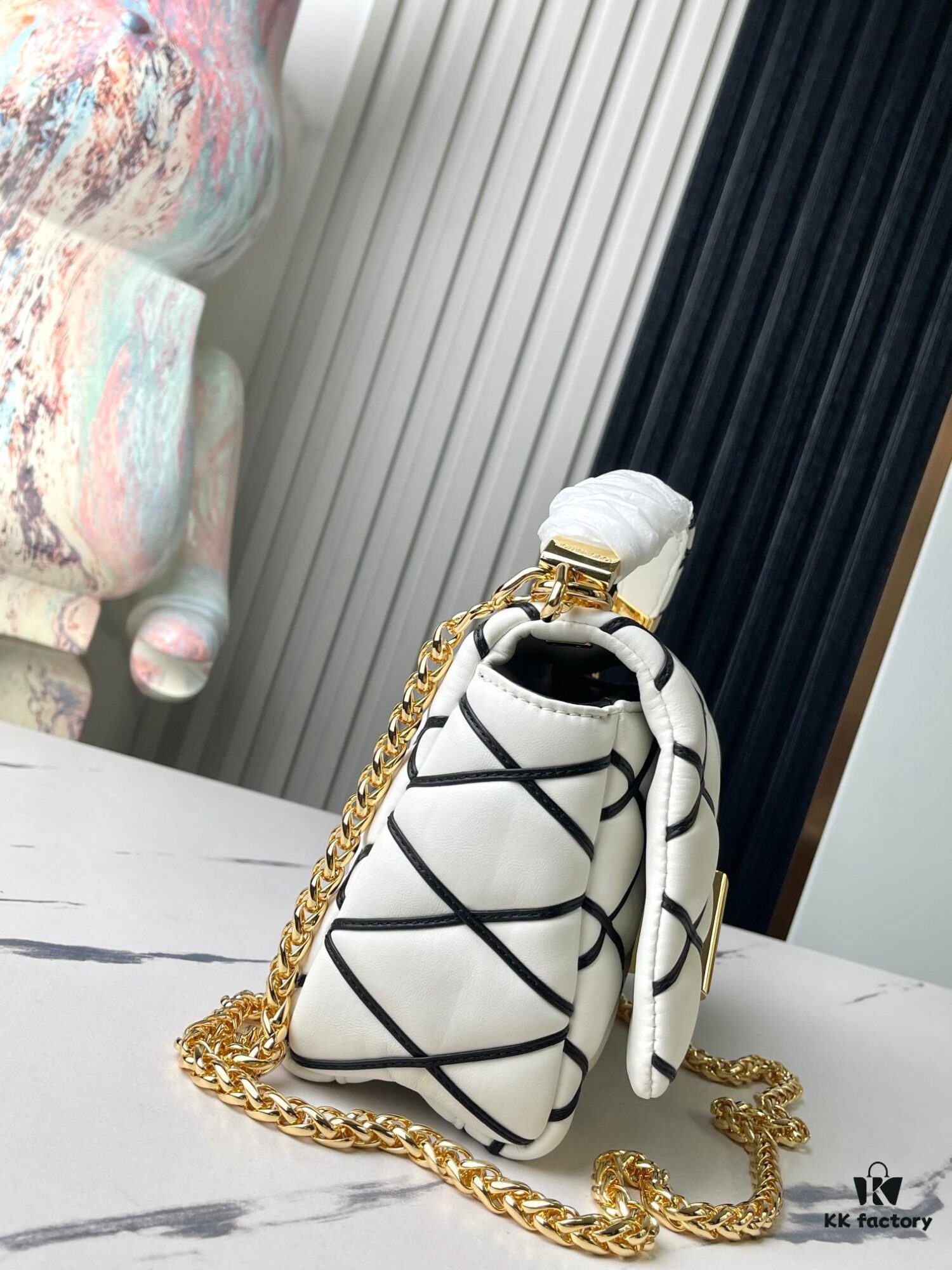 Top-tier Original Order, Exclusive Real Photography: M22890 White Full Leather Quilted Chain Bag Series GO-14 Teist Medium Handbag M22891