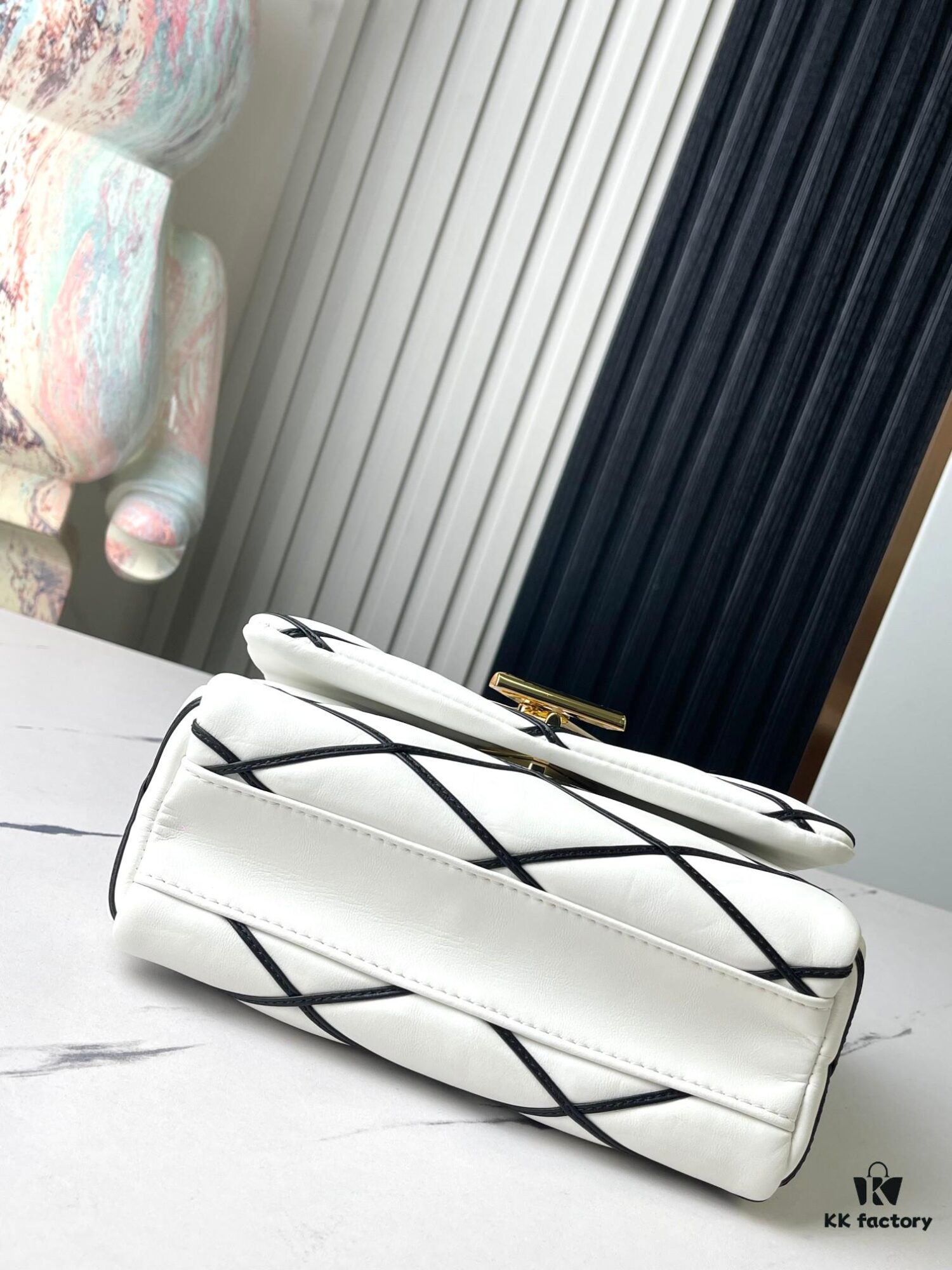 Top-tier Original Order, Exclusive Real Photography: M22890 White Full Leather Quilted Chain Bag Series GO-14 Teist Medium Handbag M22891