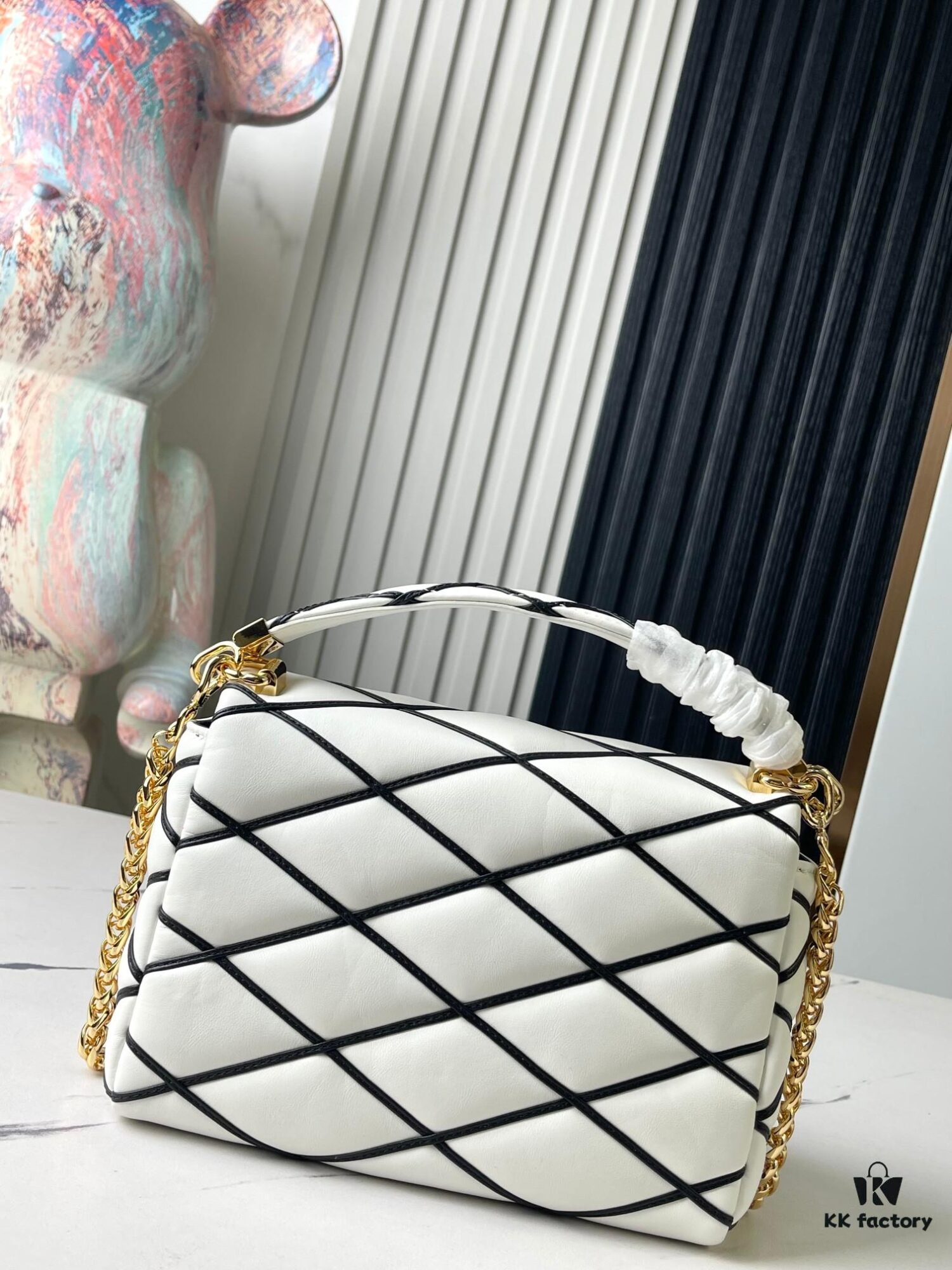 Top-tier Original Order, Exclusive Real Photography: M22890 White Full Leather Quilted Chain Bag Series GO-14 Teist Medium Handbag M22891