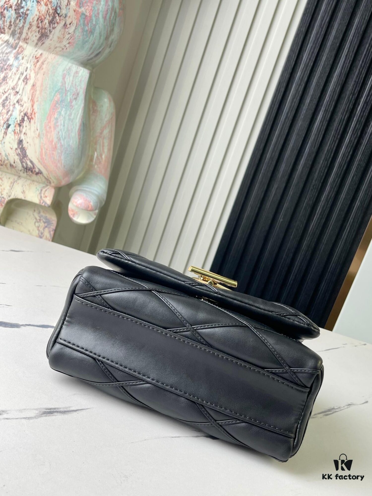 Top-tier Original Order Exclusive Real Shot M22891 Black Full Leather Quilted Chain Bag Series GO-14 Teist Medium Handbag M22890