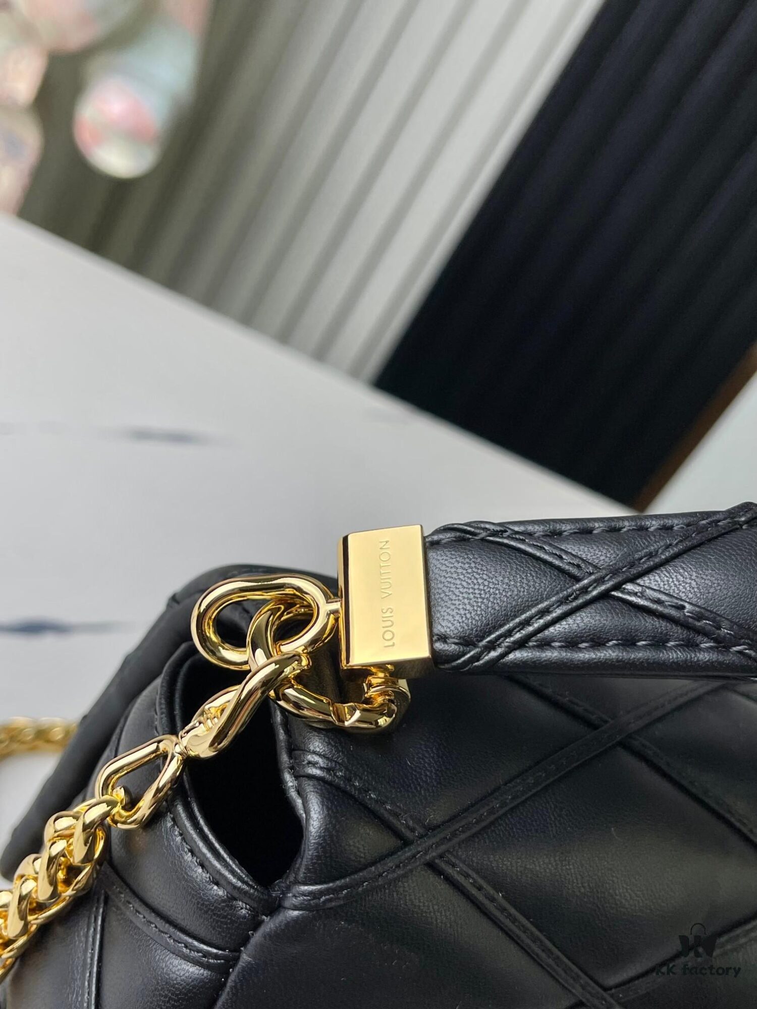 Top-tier Original Order Exclusive Real Shot M22891 Black Full Leather Quilted Chain Bag Series GO-14 Teist Medium Handbag M22890