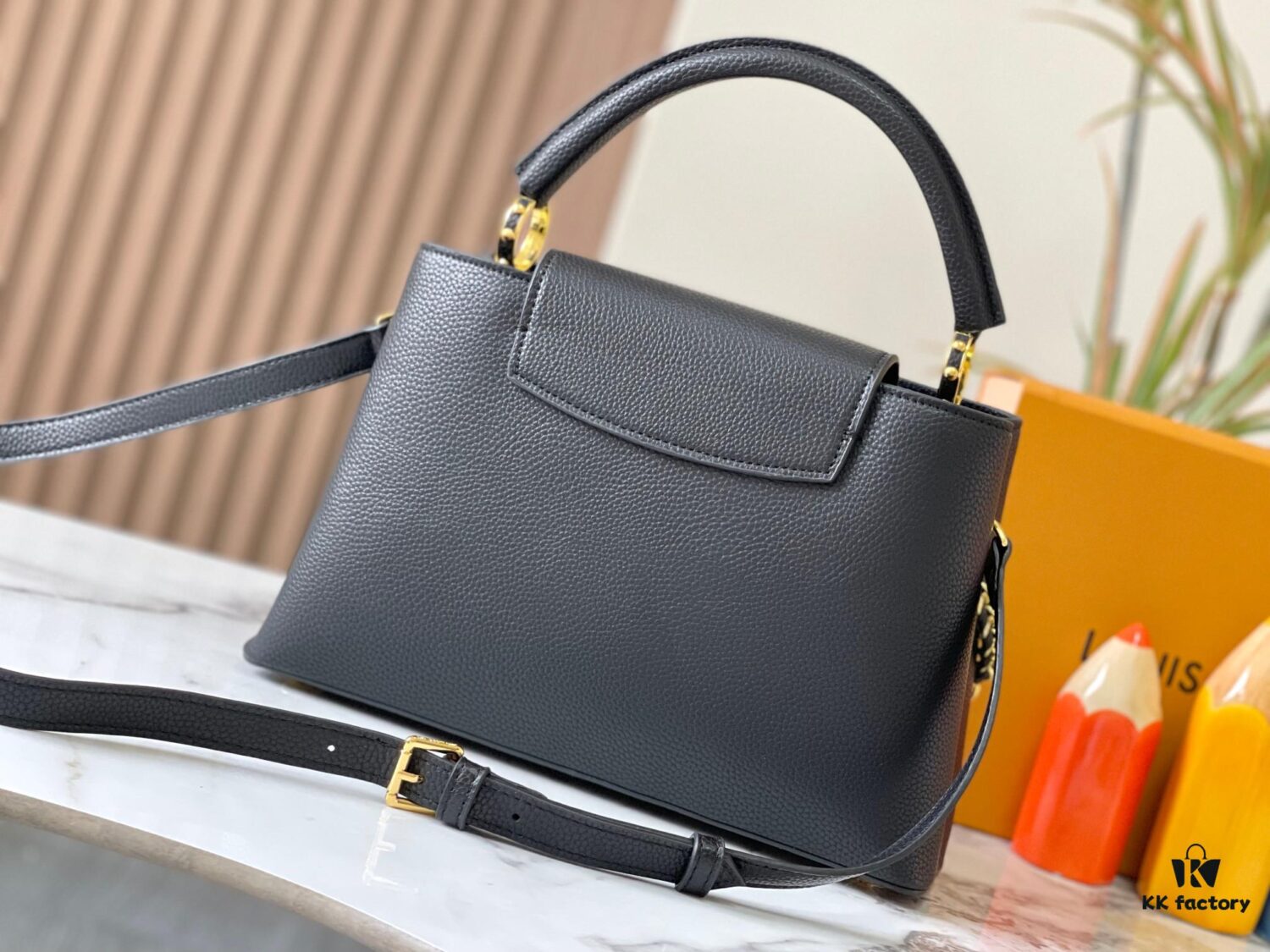 Upgraded Version M23952 in Black