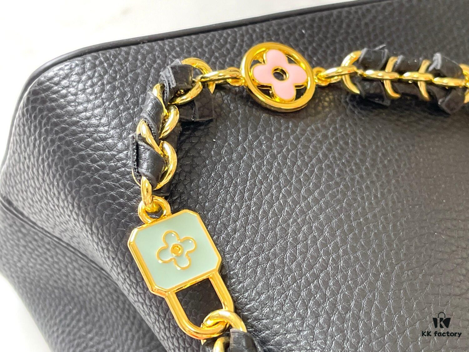 Upgraded Version M23952 in Black