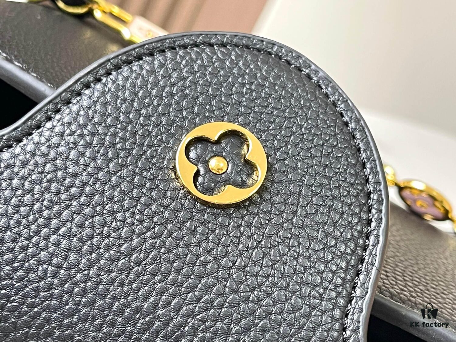 Upgraded M23951 Black Capucines Medium Handbag