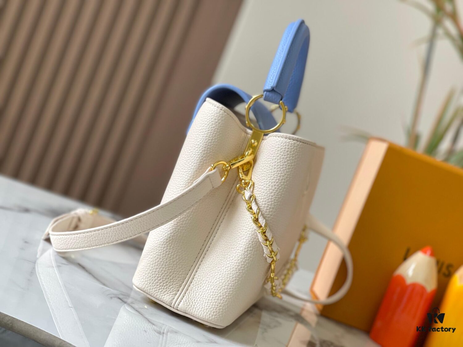 Upgraded M23951 White Capucines MM