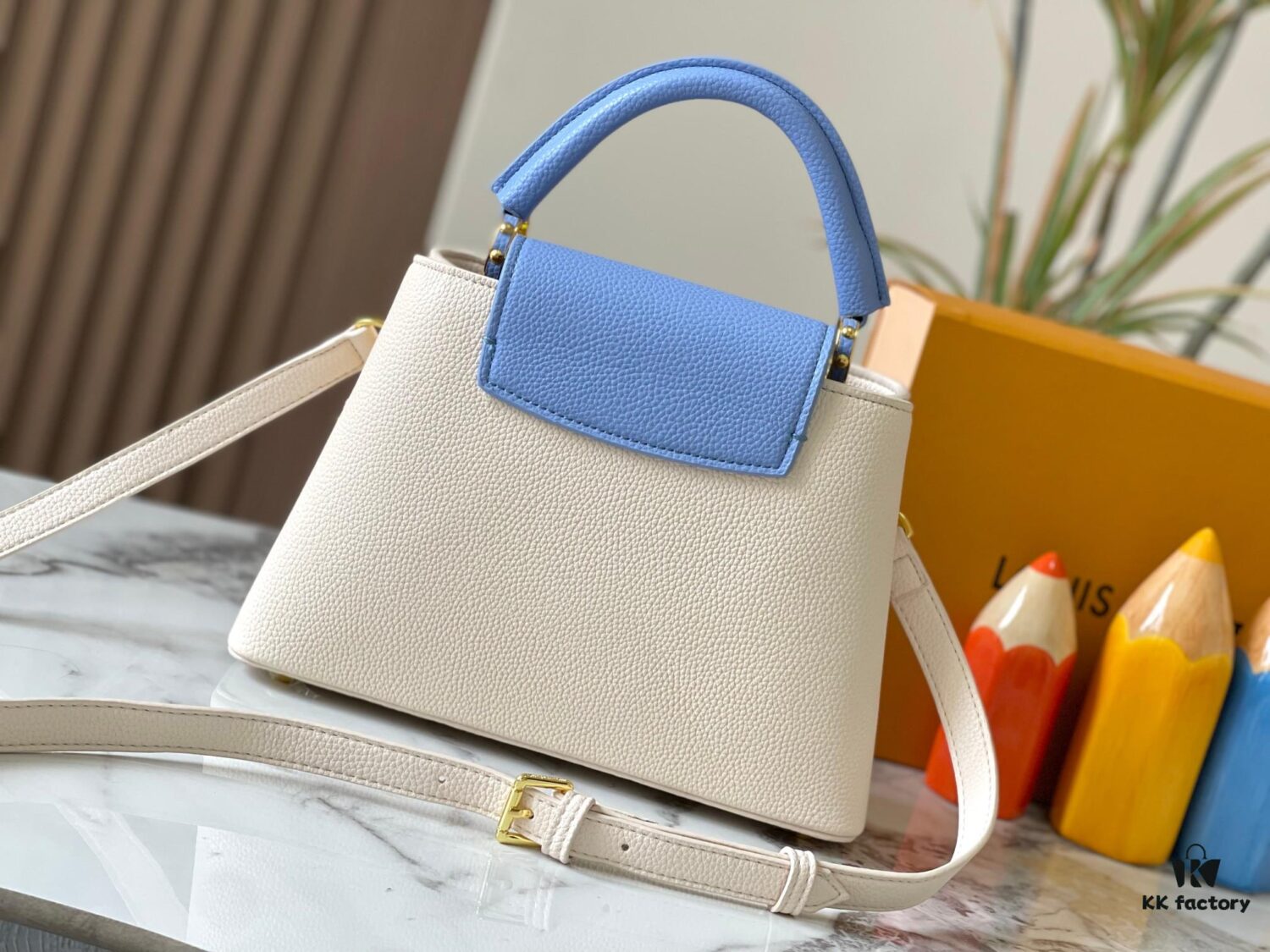 Upgraded M23951 White Capucines MM