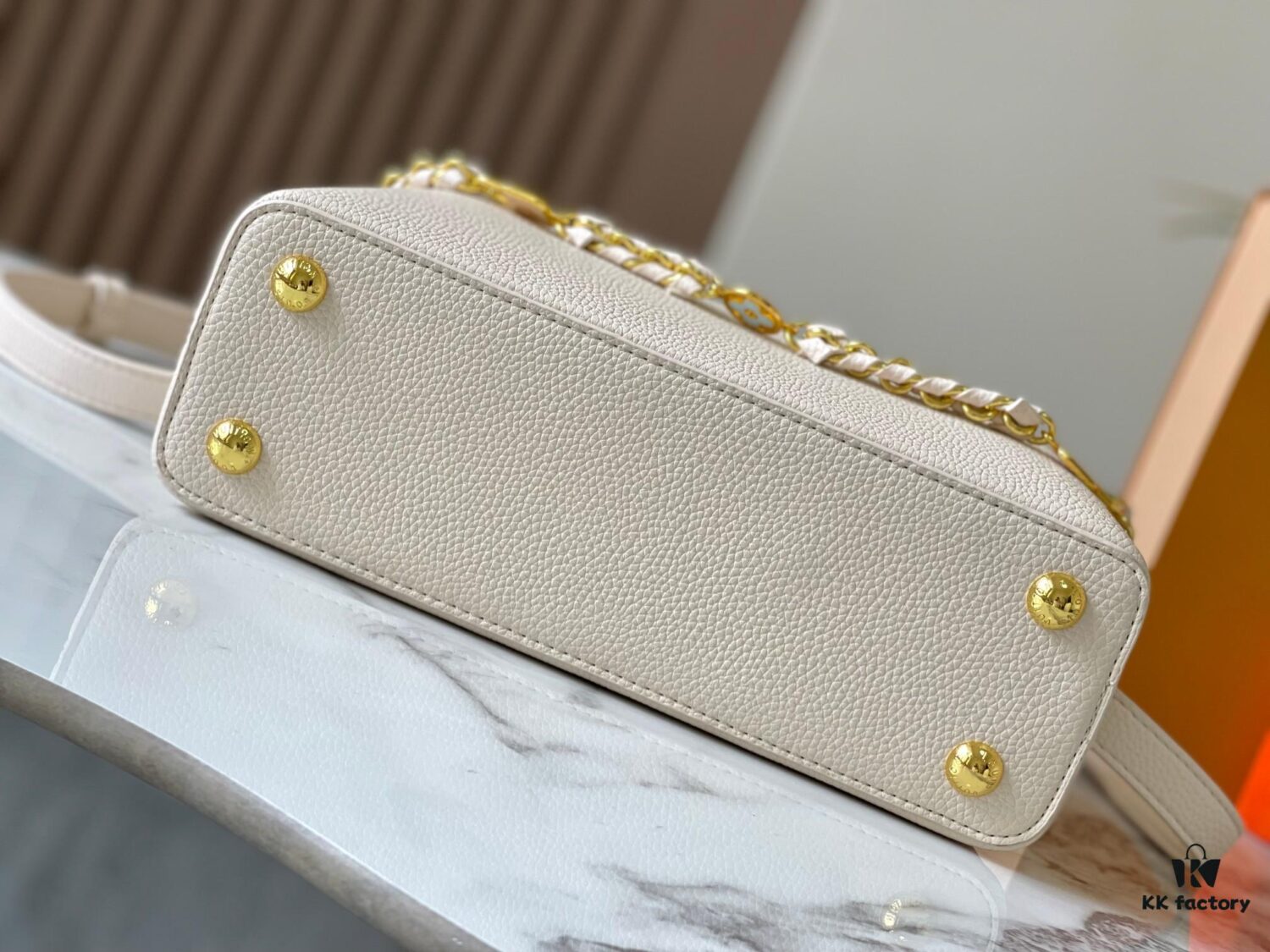 Upgraded M23951 White Capucines MM