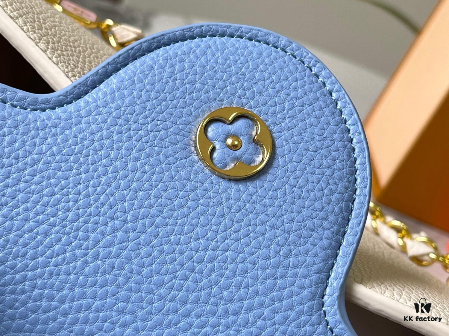 Upgraded M23951 White Capucines MM