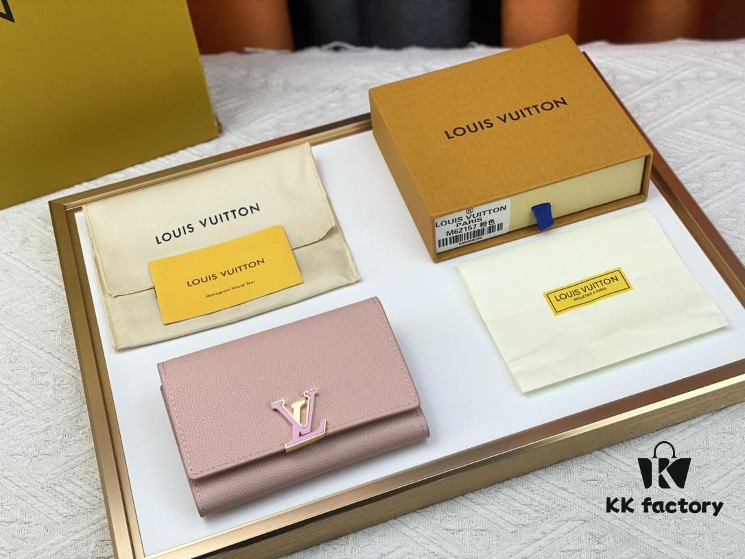 M62157/62158 Soft Leather Wallet Inspired by Iconic Design Lines