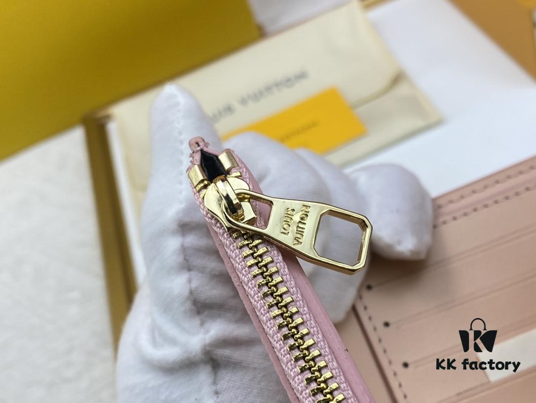 M62157/62158 Soft Leather Wallet Inspired by Iconic Design Lines