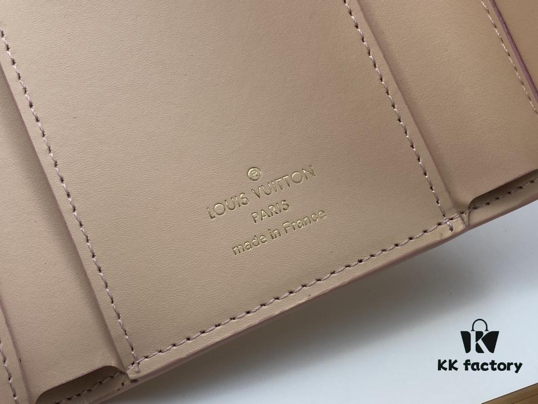 M62157/62158 Soft Leather Wallet Inspired by Iconic Design Lines