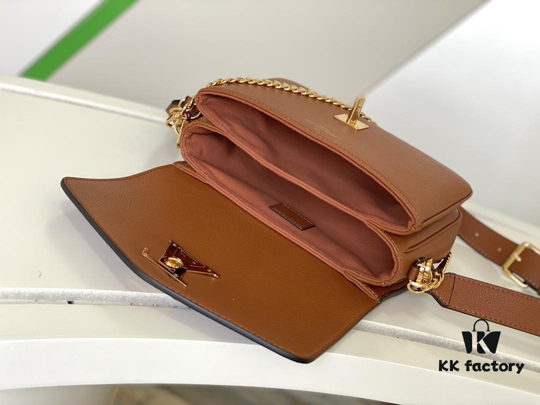 M22952 Brown M22792 Gray M22735 Black Top-Quality Original Order Oxford Handbag Crafted from Soft Grained Leather with Eye-Catching Metal Hardware Showcasing Brand Elegance