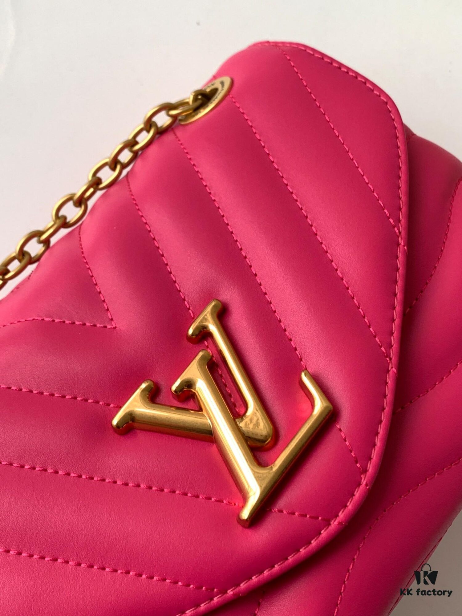 Haiyuan Original M58553 Rose Red LV New Wave Chain Bag with V-Shaped Quilting