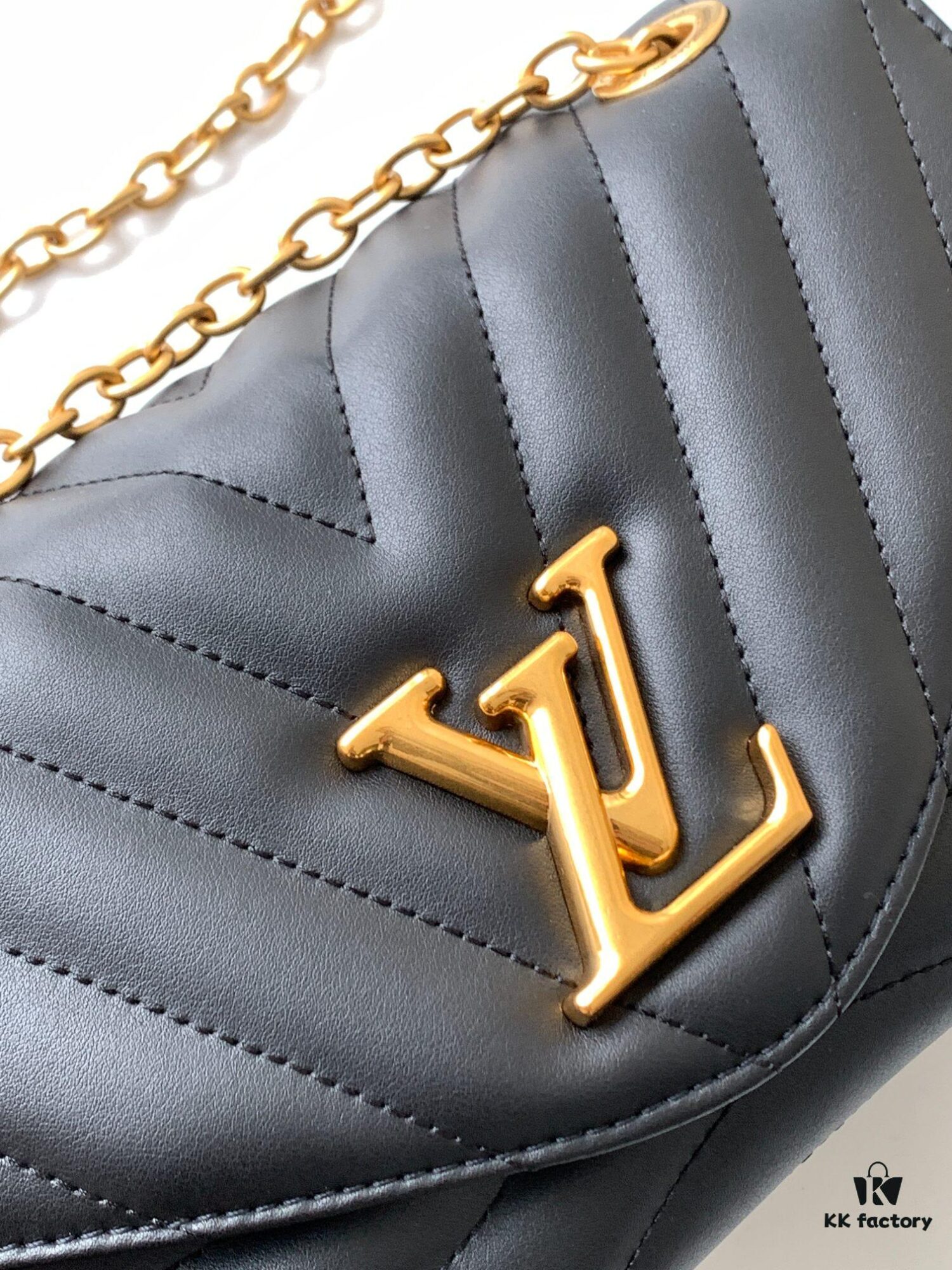 LV NEW WAVE Chain Bag V-Quilted Handbag 58552 Black 58552 Apricot Yellow 58549 White 58550 Coffee 58664 Green 58553 Rose Red