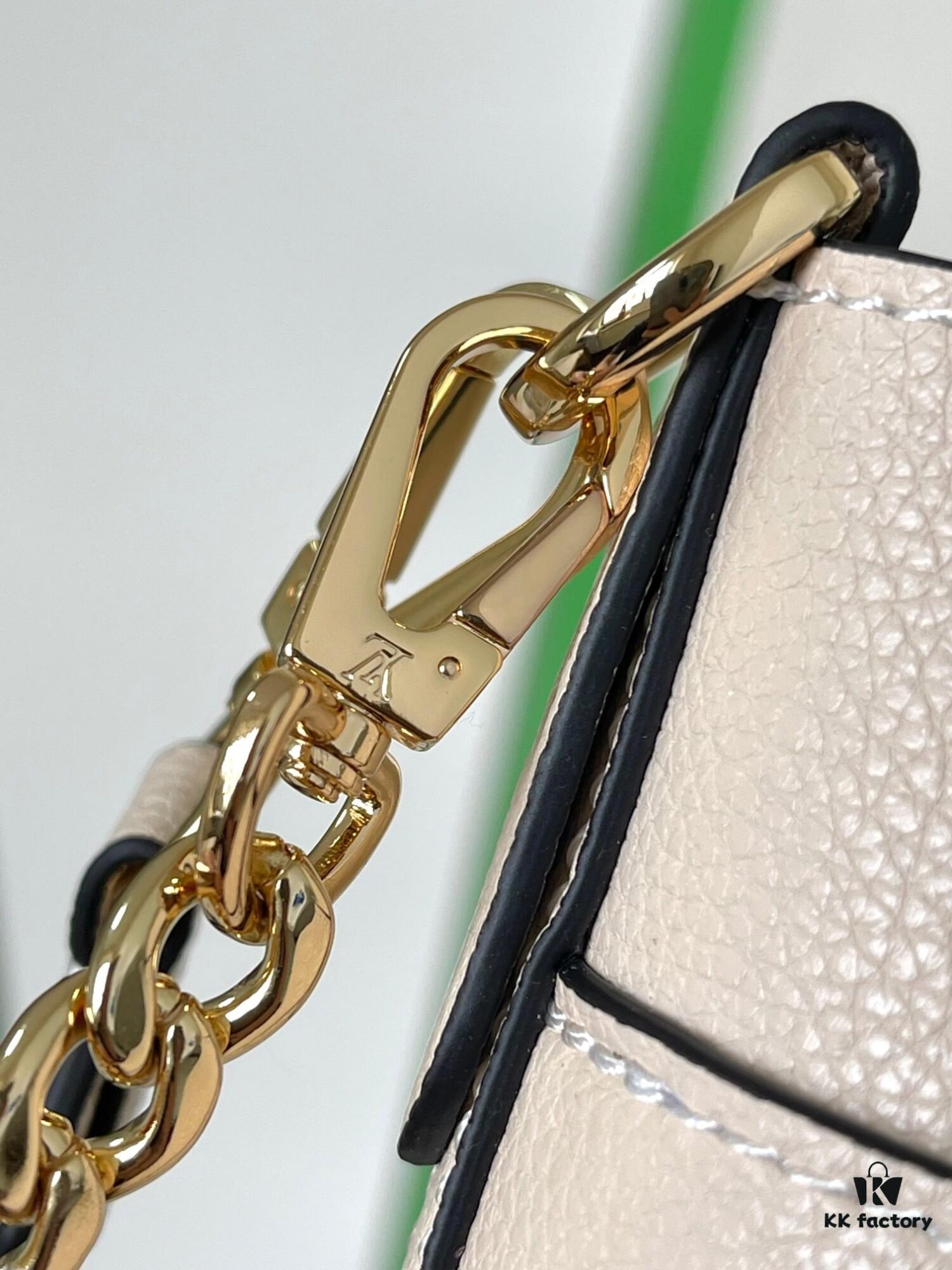 Haivan Official Solo Real Shot Full Leather Bucket Bag Chain Bag Series Lock and Walk Handbag M24006 Black M24638 White M24165 Brown